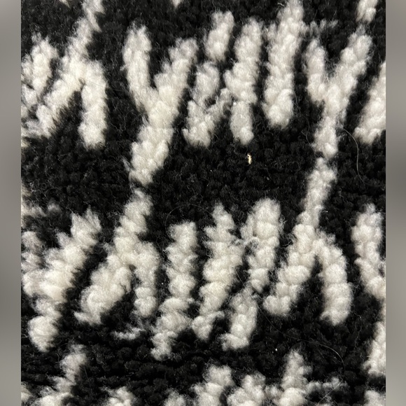 Yitty Major Label Plush Tote - Picture 4 of 4